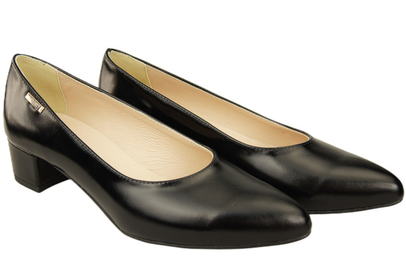 Damen Pumps Schwarz glänzend mit niedrigem Absatz zeitlose Eleganz und Komfort 220 ElitaBut