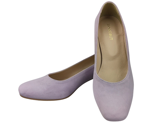 Bequeme Damenschuhe Helle Lila Pumps mit dekorativem Absatz Natürliches Wildleder 219 von ElitaBut