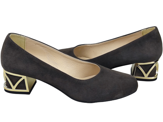 Bequeme Damenschuhe Schokolade Pumps mit dekorativem Absatz Natürliches Wildleder 219 von ElitaBut