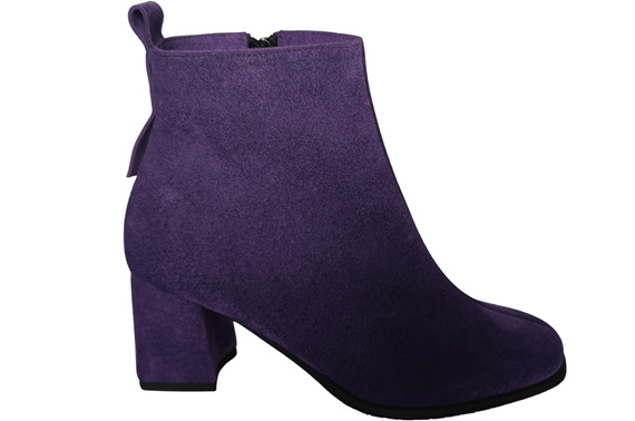 Damen Stiefeletten Violett aus Veloursleder, stabiler Blockabsatz, Reißverschluss 224 ElitaBut