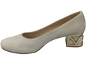 Bequeme Damenschuhe Beige Pumps mit dekorativem Absatz Natürliches Wildleder 219 von ElitaBut