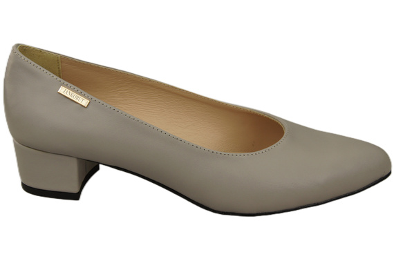 Damen Pumps Helle Esche mit niedrigem Absatz zeitlose Eleganz und Komfort 220 ElitaBut