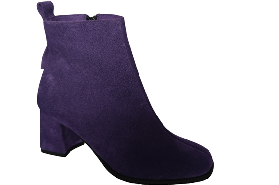 Damen Stiefeletten Violett aus Veloursleder, stabiler Blockabsatz, Reißverschluss 224 ElitaBut
