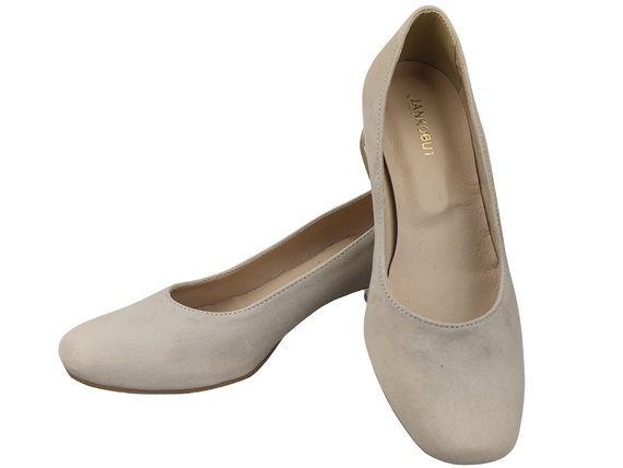 Bequeme Damenschuhe Beige Pumps mit dekorativem Absatz Natürliches Wildleder 219 von ElitaBut