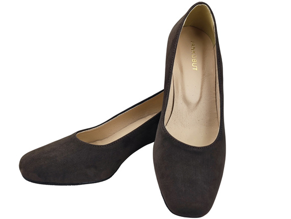 Bequeme Damenschuhe Schokolade Pumps mit dekorativem Absatz Natürliches Wildleder 219 von ElitaBut