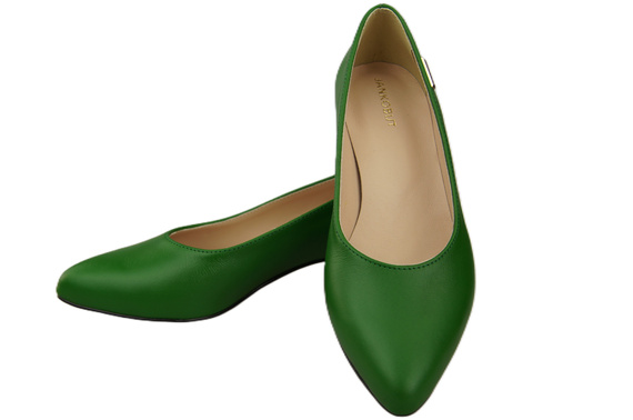 Damen Pumps Grün mit niedrigem Absatz zeitlose Eleganz und Komfort 220 ElitaBut