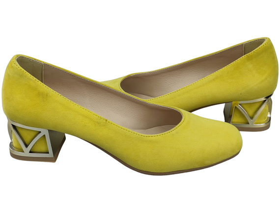 Bequeme Damenschuhe Zitrone Pumps mit dekorativem Absatz Natürliches Wildleder 219 von ElitaBut