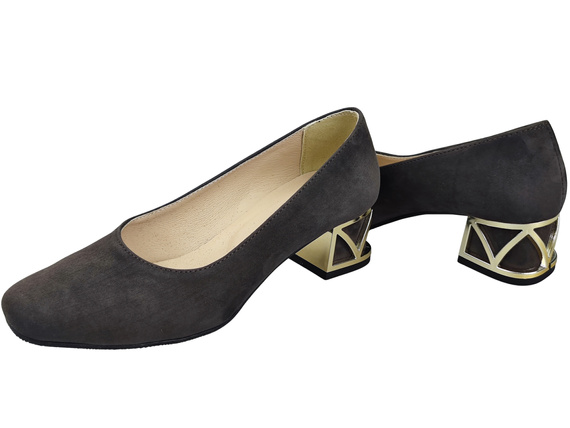 Bequeme Damenschuhe Schokolade Pumps mit dekorativem Absatz Natürliches Wildleder 219 von ElitaBut