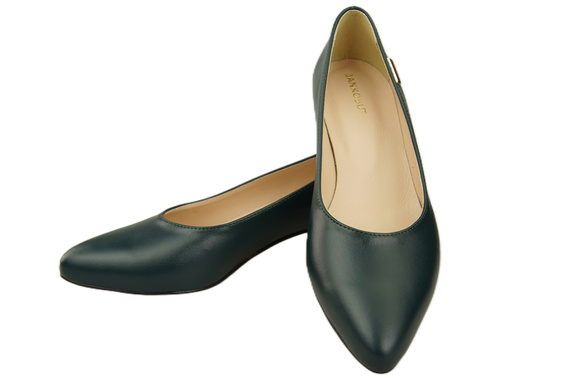 Damen Pumps Malachit mit niedrigem Absatz zeitlose Eleganz und Komfort 220 ElitaBut