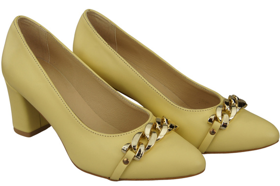 Klassische Frauen Banana Naturleder Schuhe mit Gold Ornament Kette 200 ElitaBut