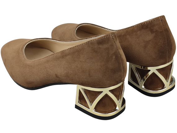 Bequeme Damenschuhe Braun Pumps mit dekorativem Absatz Natürliches Wildleder 219 von ElitaBut