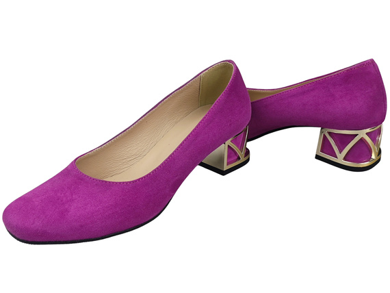 Bequeme Damenschuhe Cyclamen Pumps mit dekorativem Absatz Natürliches Wildleder 219 von ElitaBut