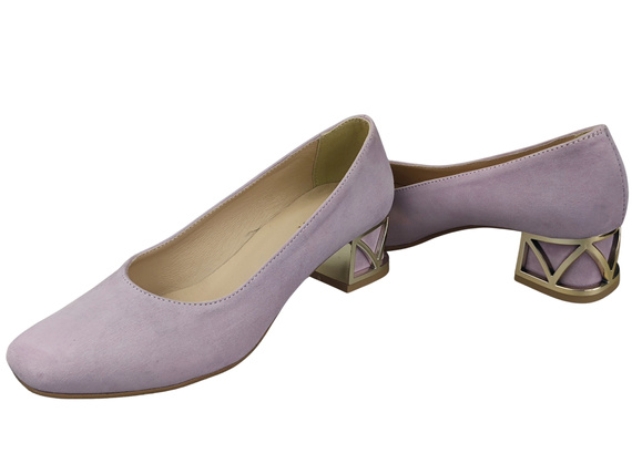 Bequeme Damenschuhe Helle Lila Pumps mit dekorativem Absatz Natürliches Wildleder 219 von ElitaBut