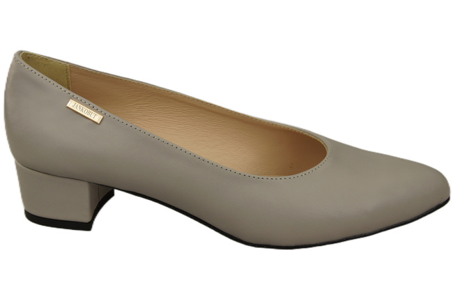 Damen Pumps Helle Esche mit niedrigem Absatz zeitlose Eleganz und Komfort 220 ElitaBut