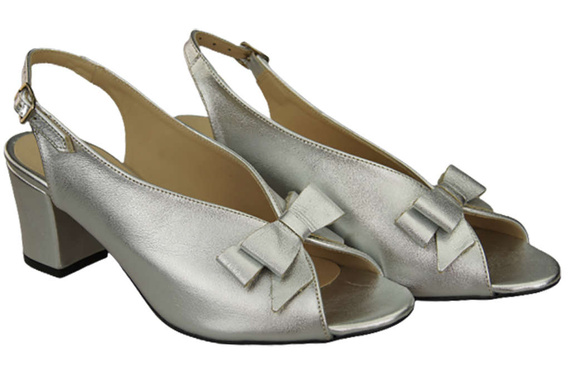 Damenschuhe Sandalen Silber, natürlich genarbtes Leder, 148 L ElitaBut