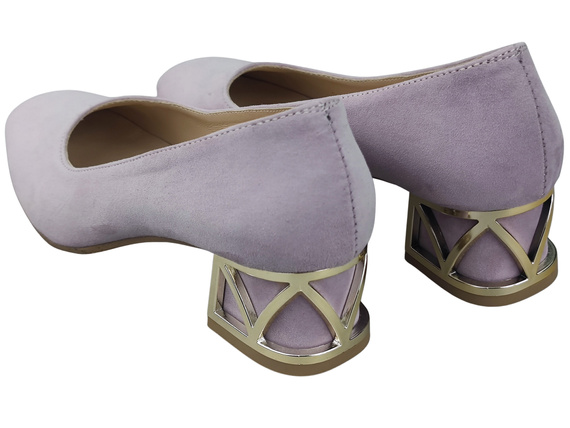 Bequeme Damenschuhe Helle Lila Pumps mit dekorativem Absatz Natürliches Wildleder 219 von ElitaBut