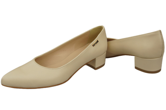 Damen Pumps Beige mit niedrigem Absatz zeitlose Eleganz und Komfort 220 ElitaBut
