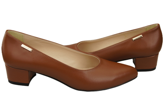 Damen Pumps Braun mit niedrigem Absatz zeitlose Eleganz und Komfort 220 ElitaBut