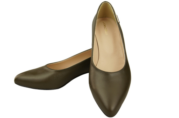 Damen Pumps Olive mit niedrigem Absatz zeitlose Eleganz und Komfort 220 ElitaBut