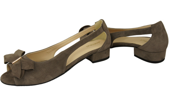 Schuhe Damensandalen Hellbraunes natürliches Wildleder 994 Kombination aus Stil und Komfort ElitaBut