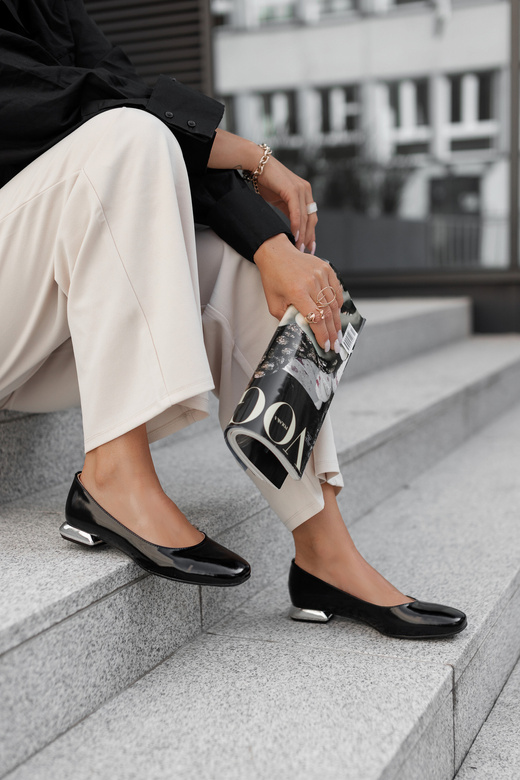 Flache Frauen Schuhe Schwarz glänzend Dekorative Ferse Naturleder 209 ElitaBut