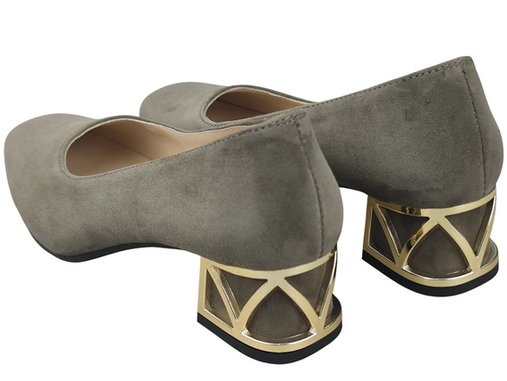 Bequeme Damenschuhe Hellbraun Pumps mit dekorativem Absatz Natürliches Wildleder 219 von ElitaBut