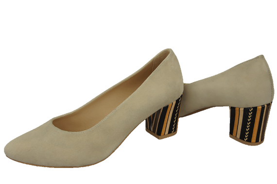 Damenschuhe Pumps Beige Natürliches Wildleder Dekorativer Absatz 158 von ElitaBut