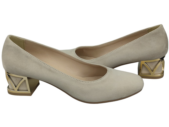 Bequeme Damenschuhe Beige Pumps mit dekorativem Absatz Natürliches Wildleder 219 von ElitaBut