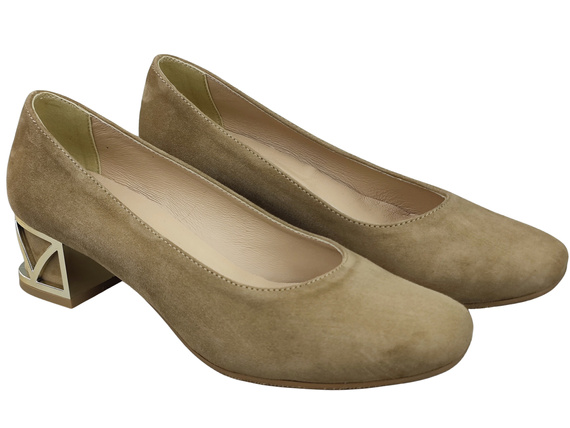 Bequeme Damenschuhe Olive Pumps mit dekorativem Absatz Natürliches Wildleder 219 von ElitaBut