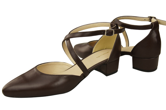 Damen Sandalen Echtleder Schokolade mit Riemen Niedriger Absatz 223 ElitaBut