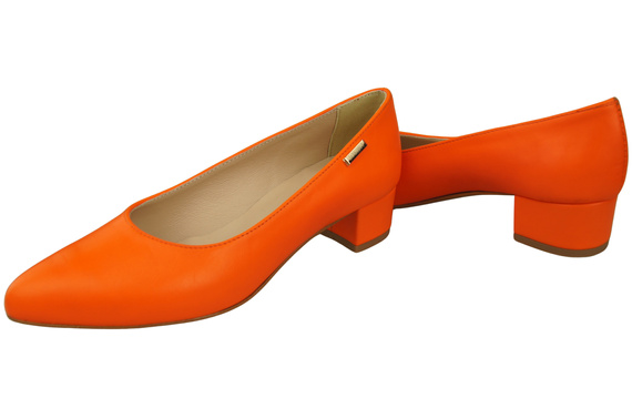 Damen Pumps Orange mit niedrigem Absatz zeitlose Eleganz und Komfort 220 ElitaBut