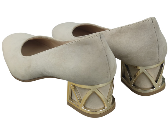 Bequeme Damenschuhe Beige Pumps mit dekorativem Absatz Natürliches Wildleder 219 von ElitaBut