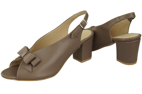 Damenschuhe Cappuccino-Sandalen, naturnarbiges Leder, 148 L ElitaBut