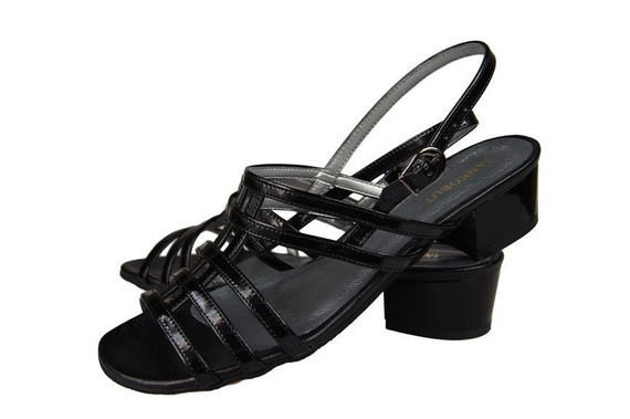 Damenschuhe Sandalen mit flachem Absatz Schwarz 622 ElitaBut