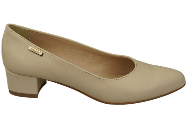 Damen Pumps Beige mit niedrigem Absatz zeitlose Eleganz und Komfort 220 ElitaBut